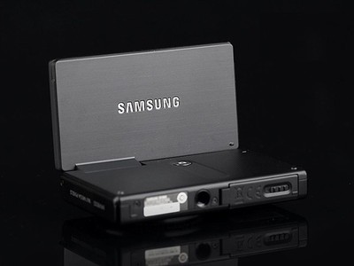 三星MV800数码相机 时尚设计与多功能拍摄体验